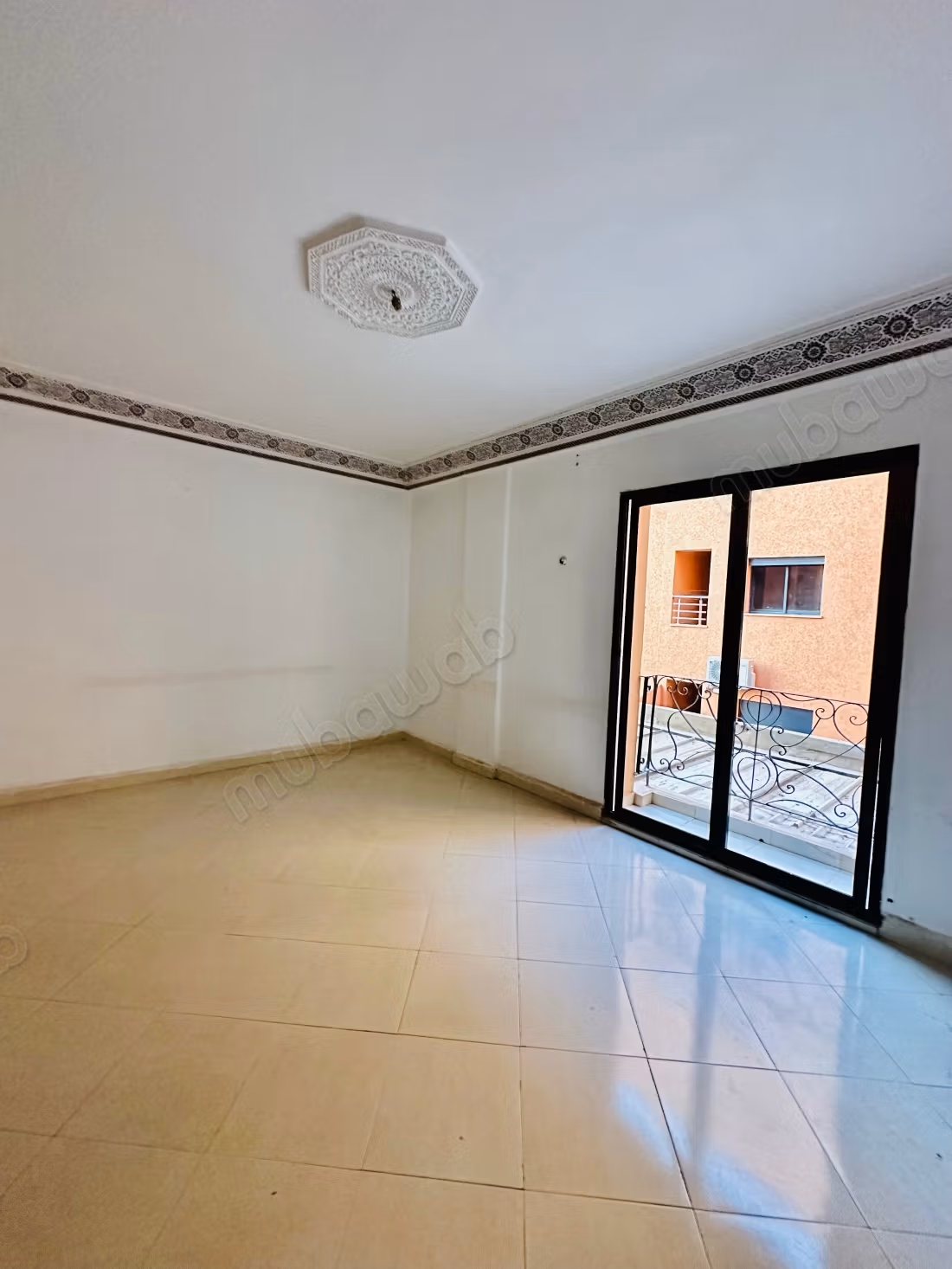 Location of office apartment in Boukar. Area 85 m². Elevator and garage