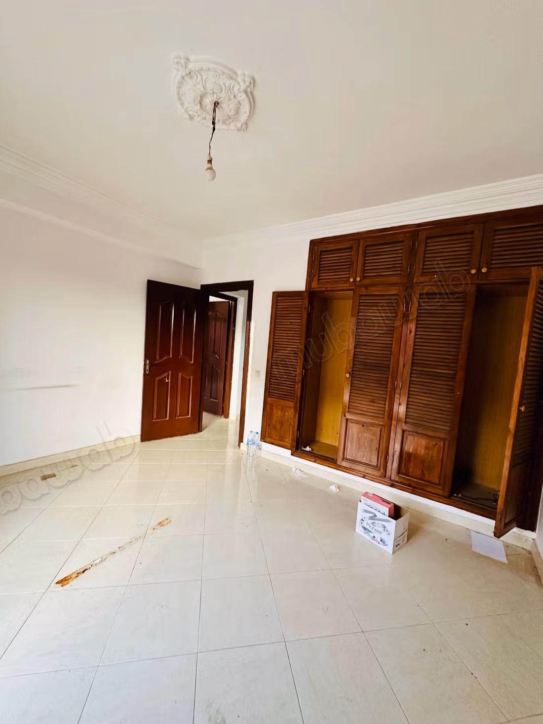 Location of office apartment in Boukar. Area 85 m². Elevator and garage