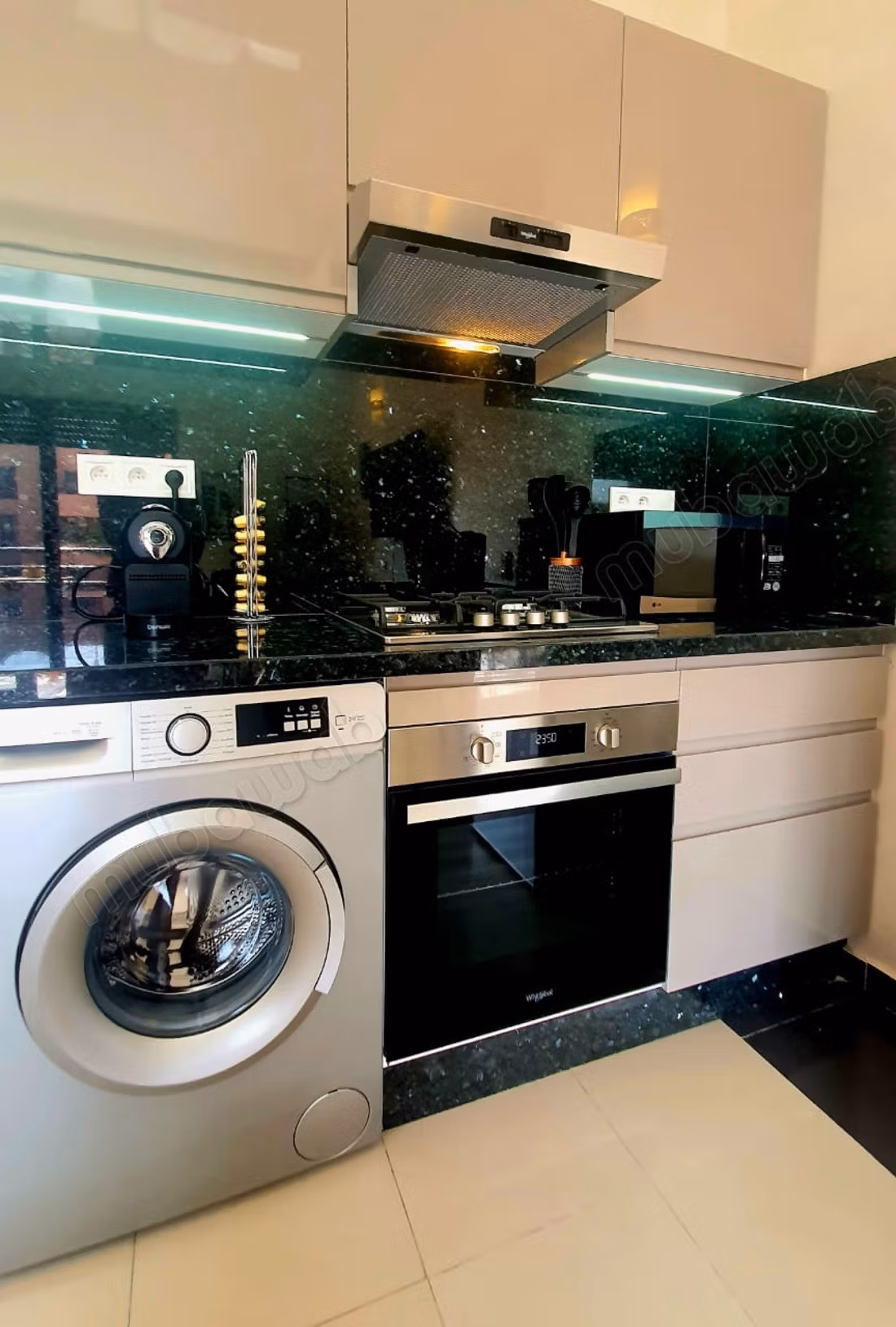 Vend appartement à Guéliz. 
1 Pièce. 
Bien meublé