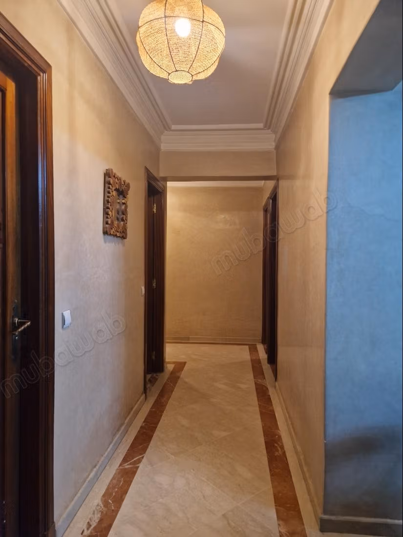 Mooi hedendaags gemeubileerd appartement te huur