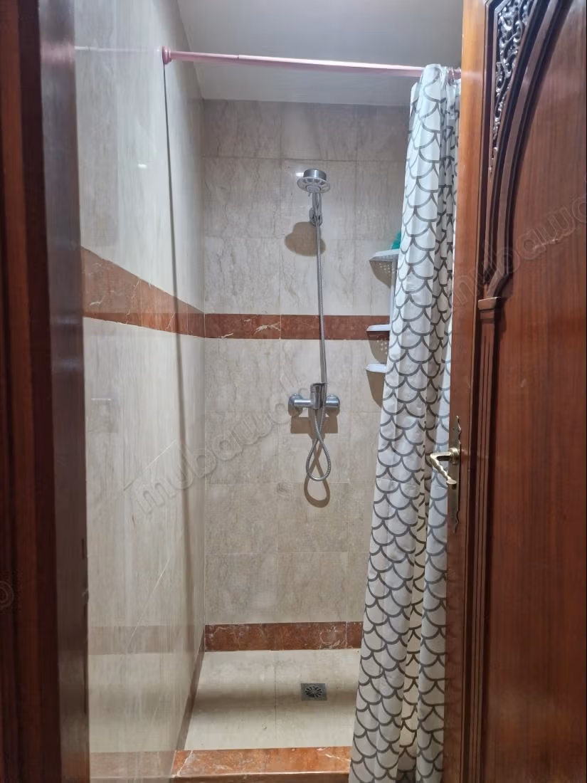 Mooi hedendaags gemeubileerd appartement te huur