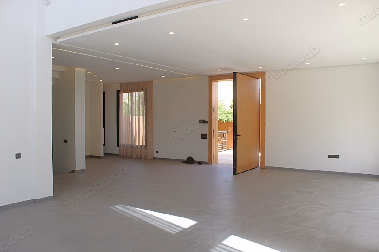 Belle villa de cinq chambres avec ascenceur