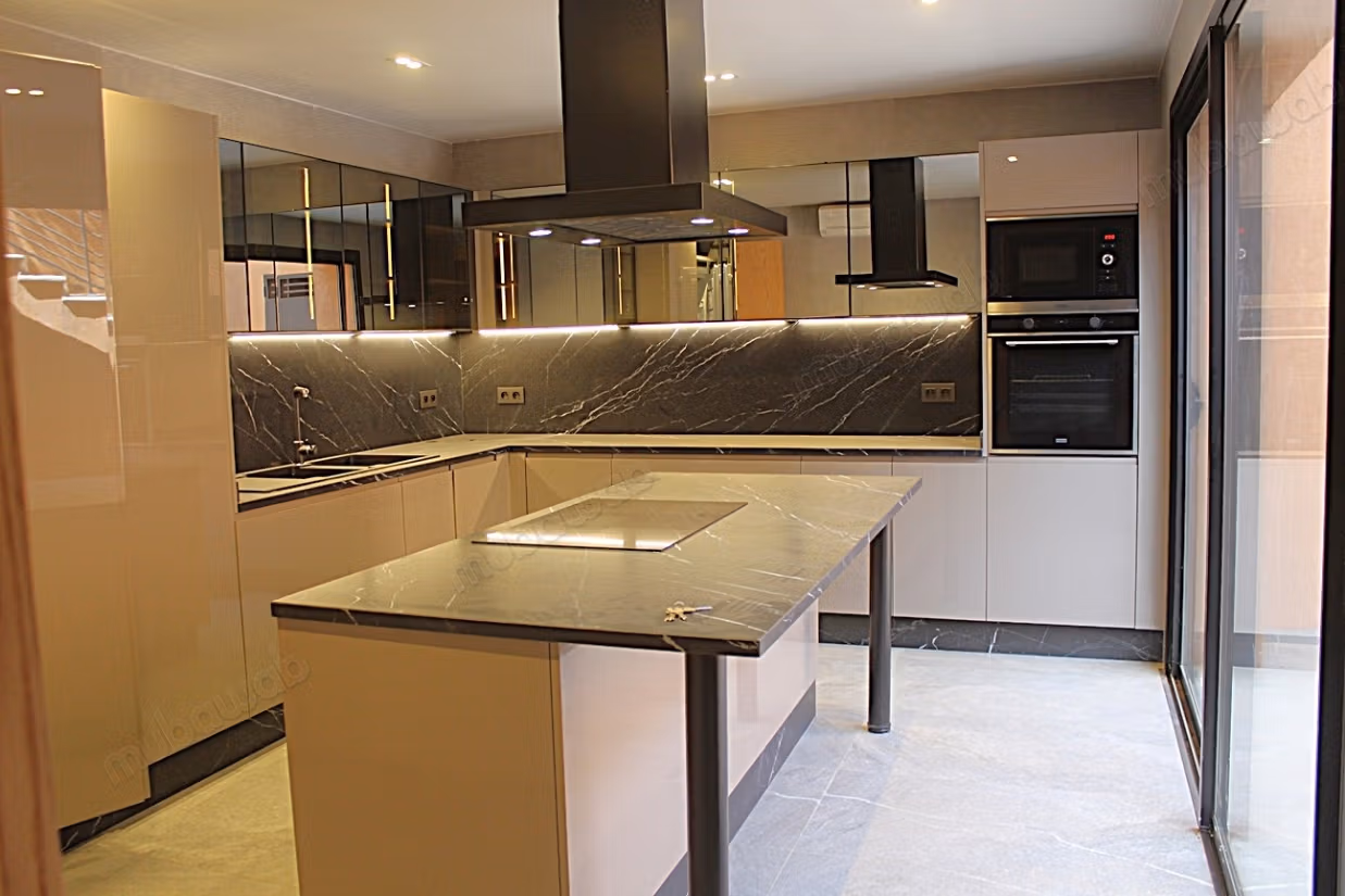 Belle villa de cinq chambres avec ascenceur