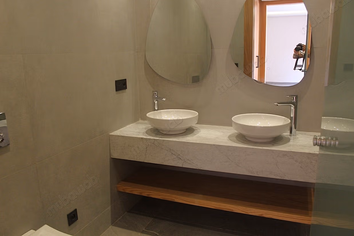 Belle villa de cinq chambres avec ascenceur