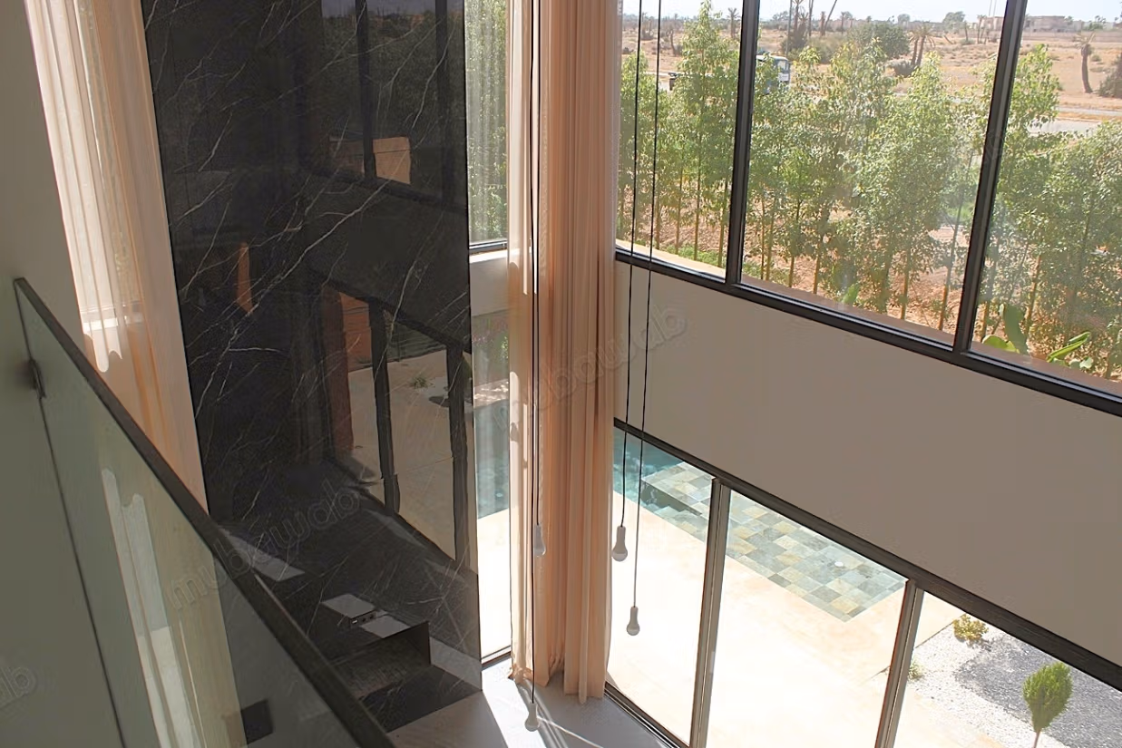 Belle villa de cinq chambres avec ascenceur