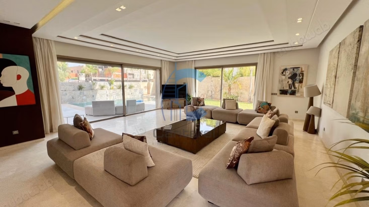 Villa con 5 camere da letto e 2 camere per il personale con giardino e piscina privata in vendita ad Akenza, strada di Ourika
