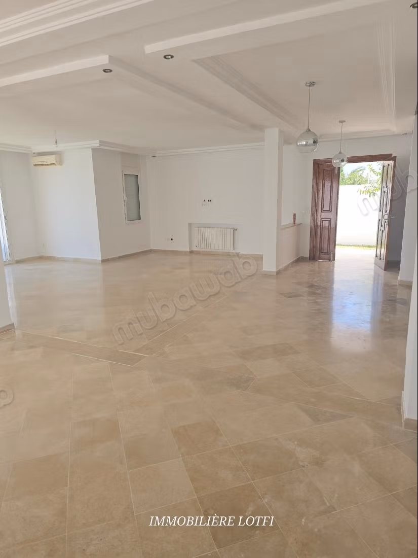 Villa de luxe à louer à Gammarth Supérieur. 5 belles chambres. Environnement calme avec vue sur la montagne, porte blindée