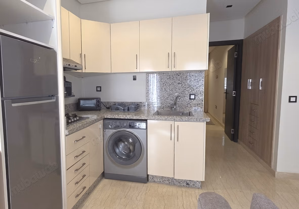 Nieuwe gemeubileerde studio 2e verdieping 48m2 Balkon Maarif