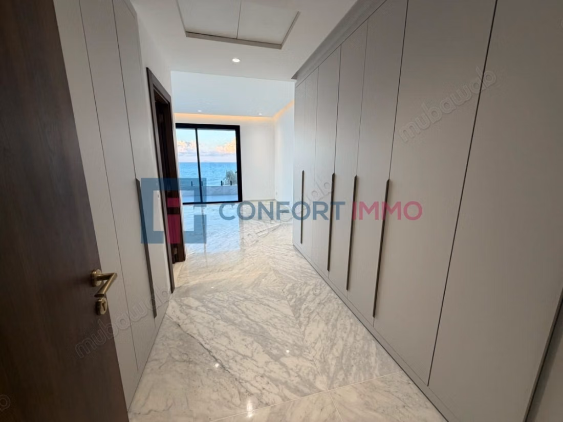 Villa Neuve S3 avec Piscine et Vue Mer à Gammarth