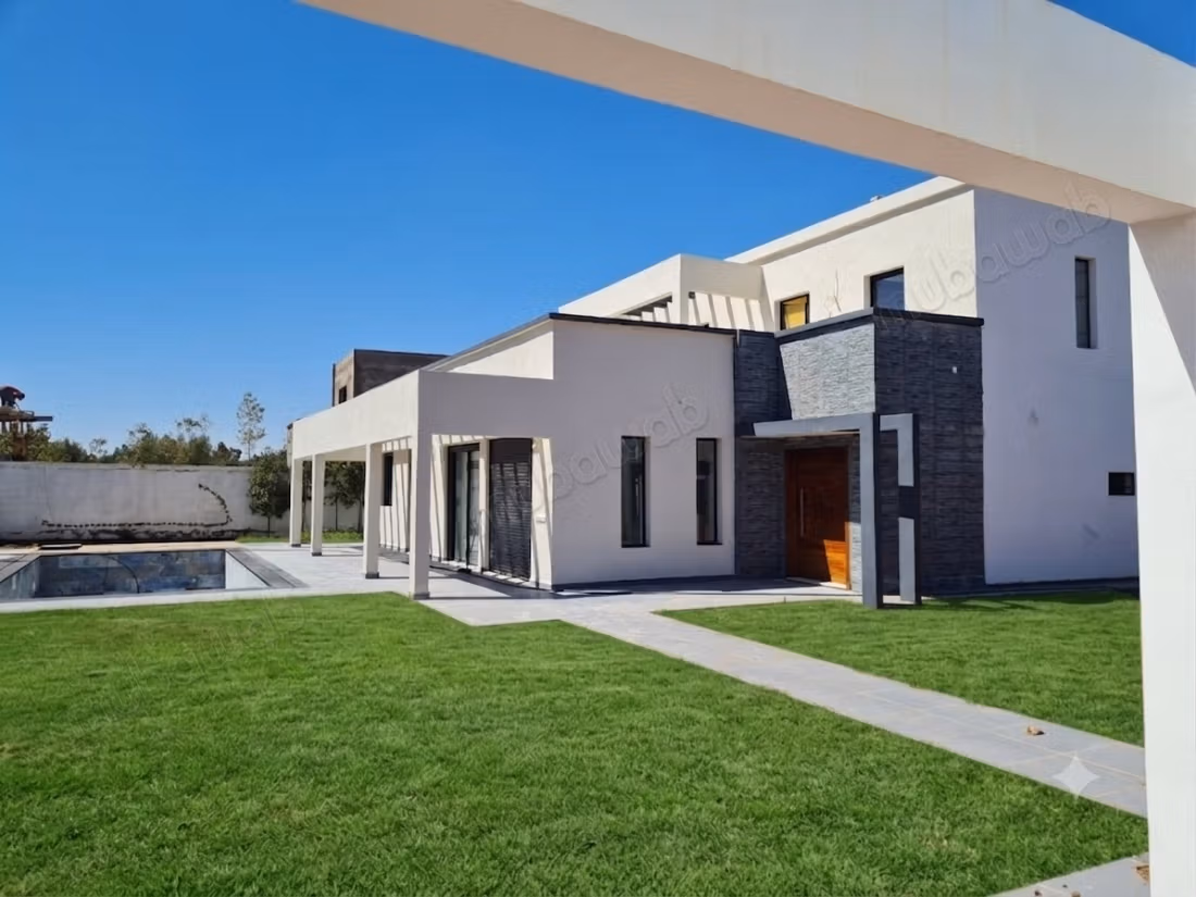 Zeer mooi huis te koop in Ghmate. Oppervlakte 180 m². Goed gemeubileerd
