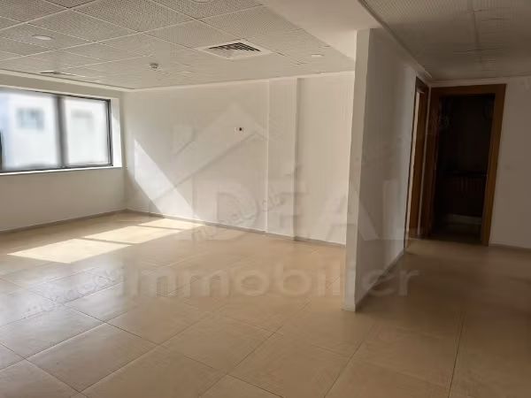 AL Bureau 390m² Lac1