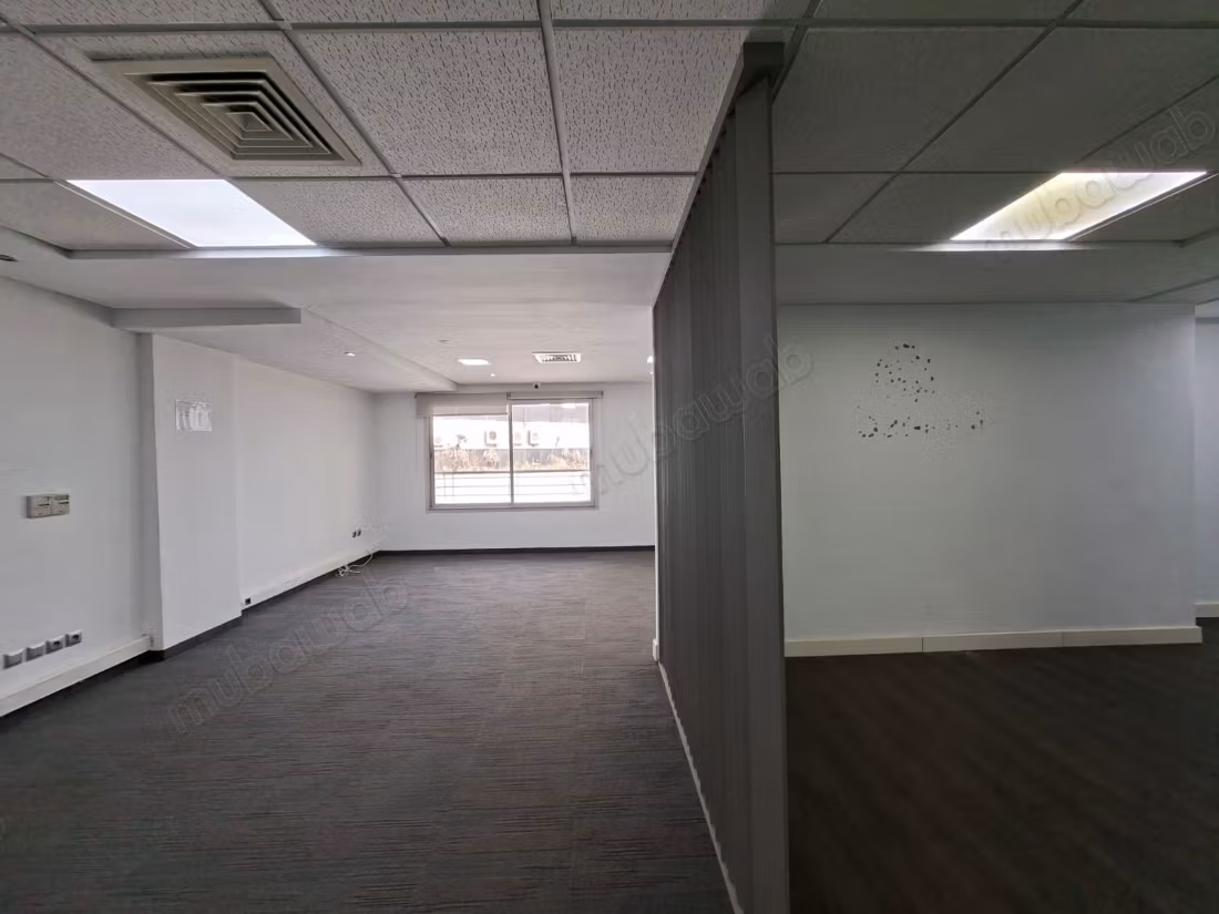 For sale spacious office with parking