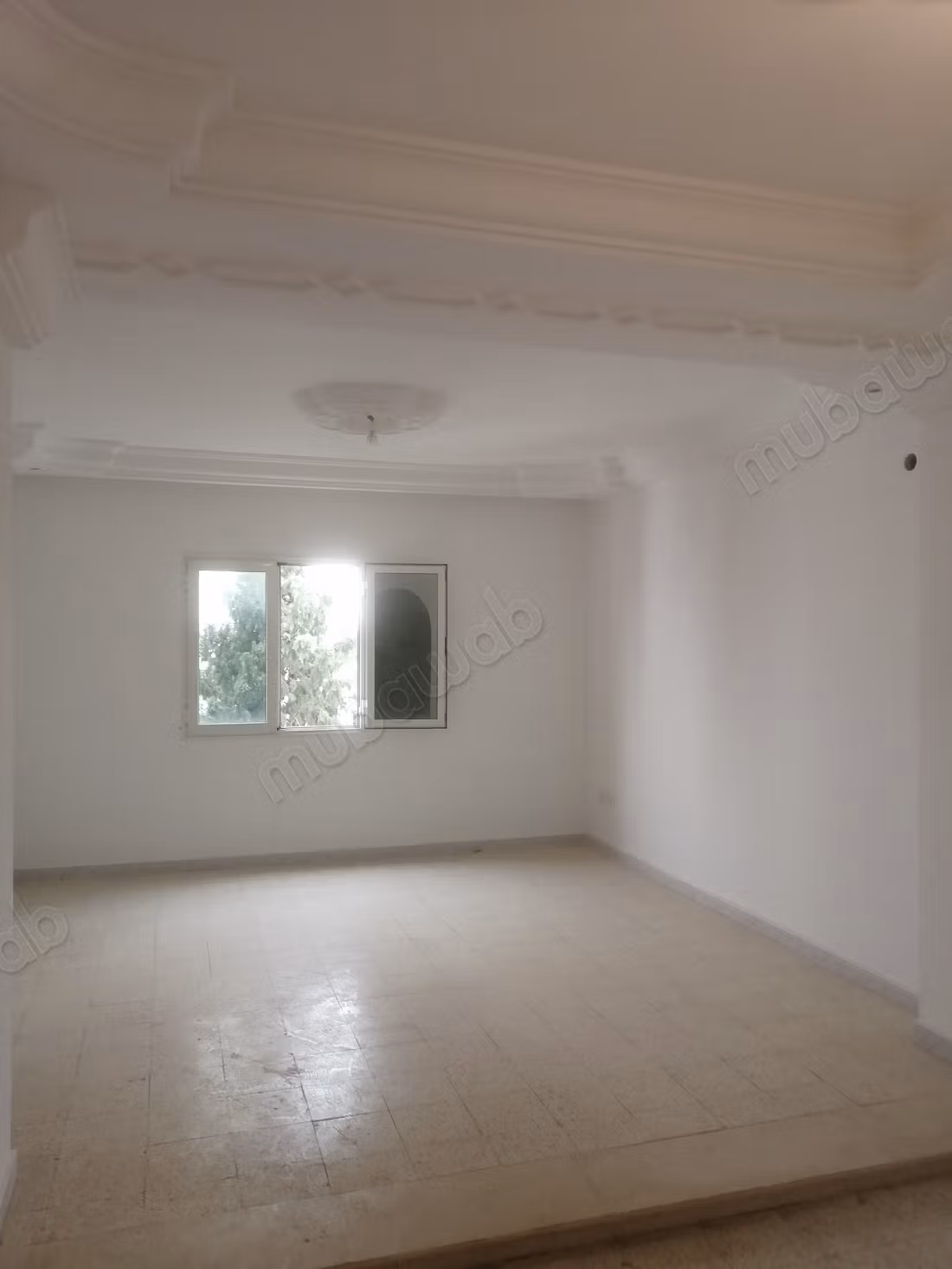 Bellissimo appartamento in affitto a El Mourouj 5.3 camere. Bella terrazza e giardino