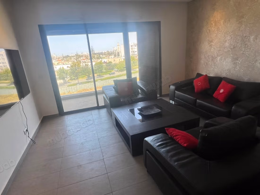 Uitstekend gemeubileerd appartement te huur op Cfc