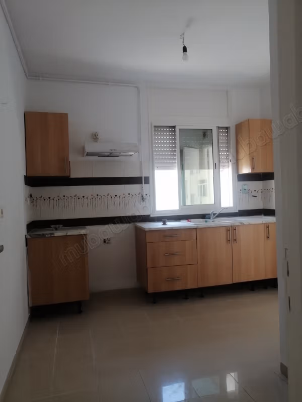 Appartement S plus deux récemment à Aouina