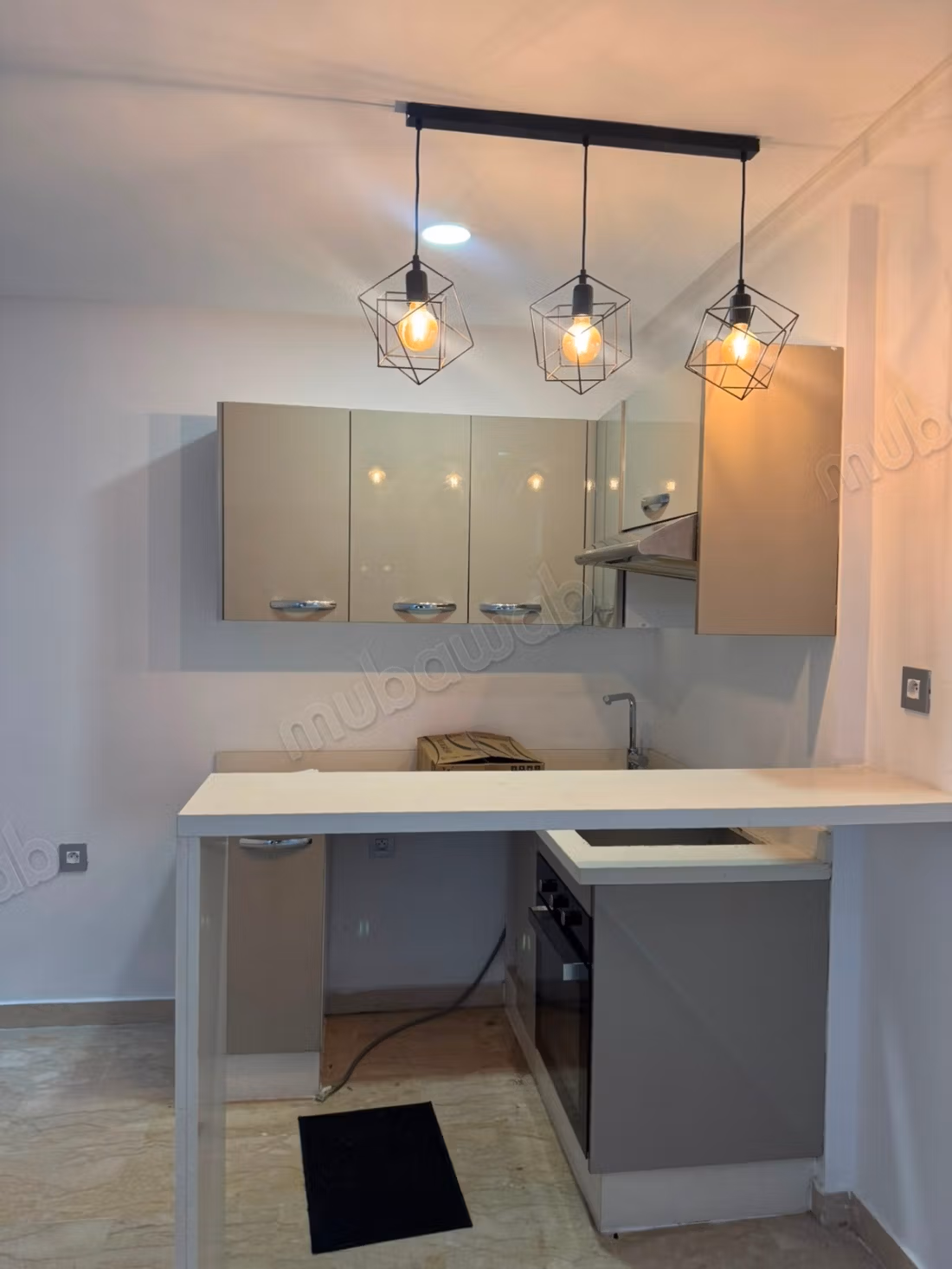FOR RENT - Empty Studio in Maârif