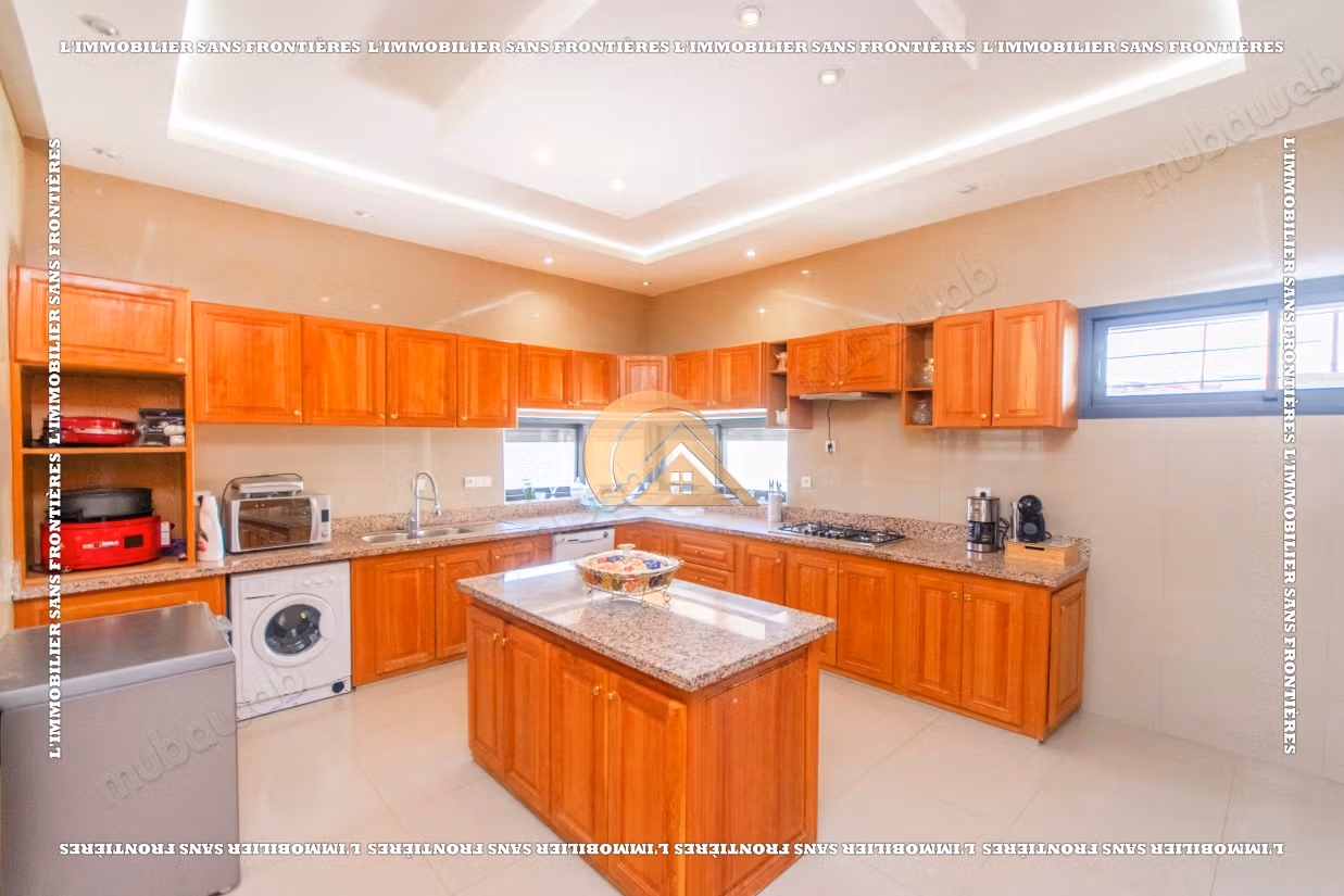 Villa amueblada en alquiler en las Puertas de Marrakech – Piscina privada – Terreno de 635 m