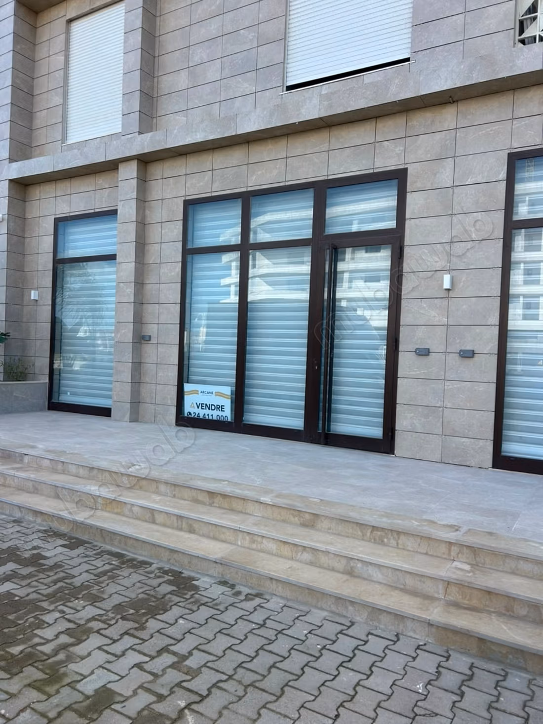 Post kummerċjali, 86 m²