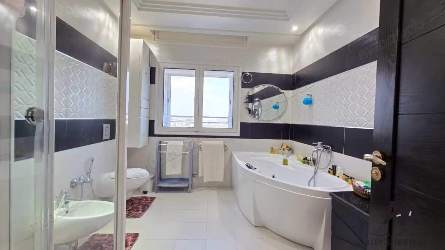 Penthouse S3 de 366 m² avec Vue Mer à Mrezga