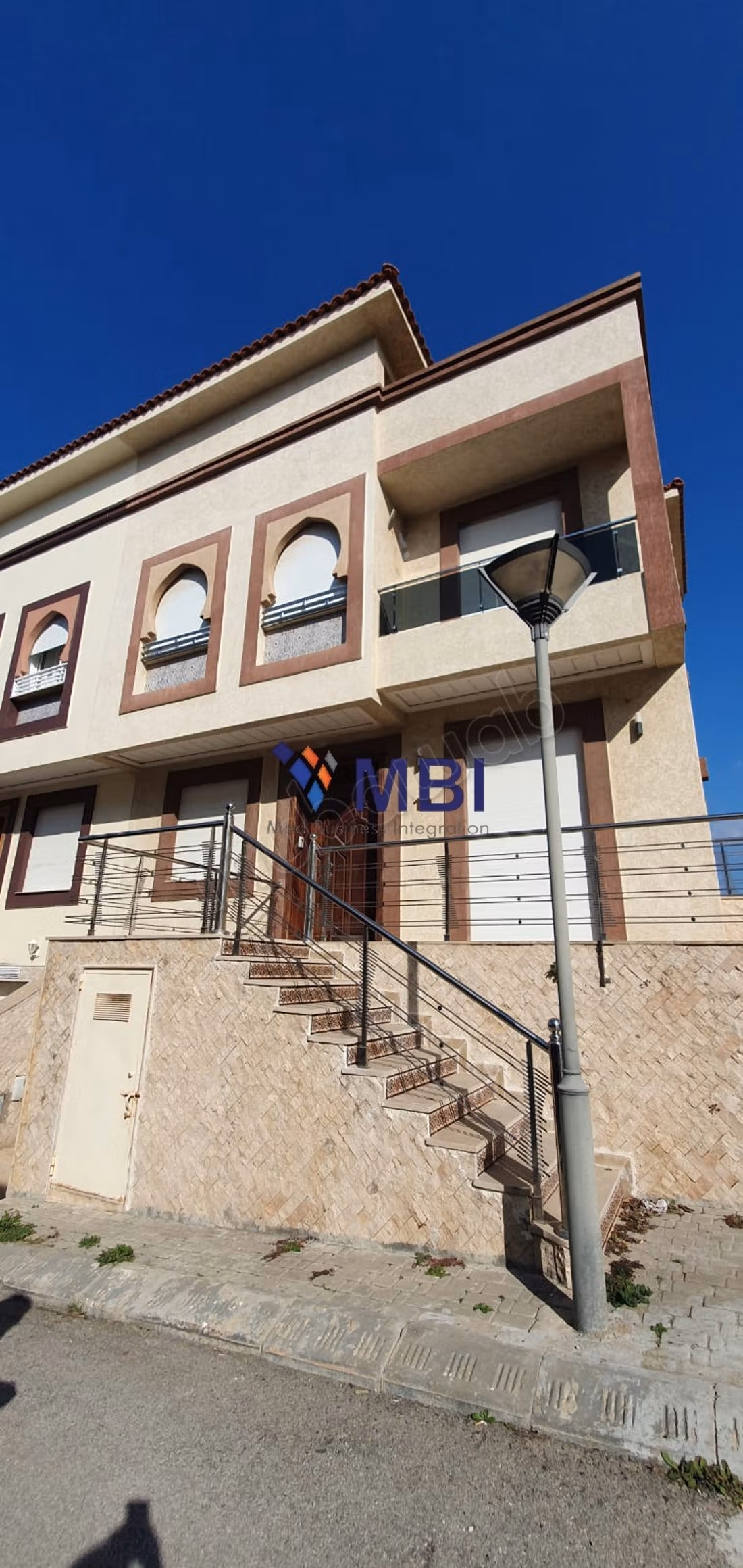 Empty villa for rent L. A. T. 1386