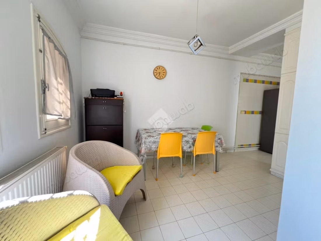 A loué étage de villa meubloé s3