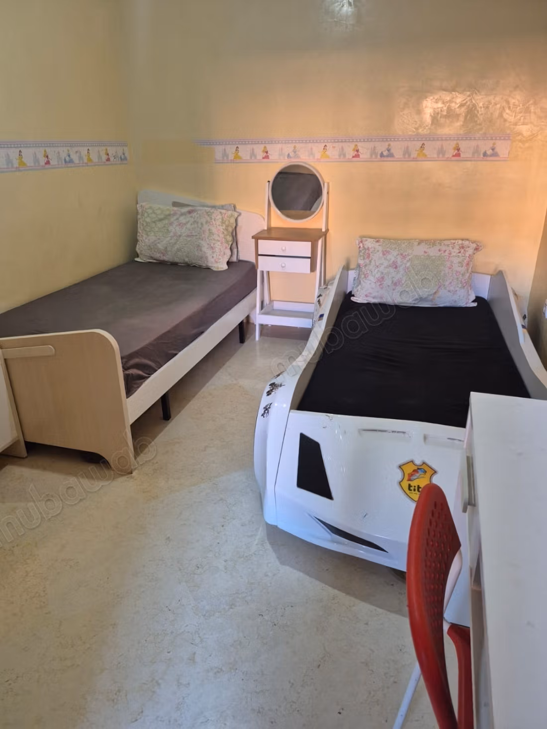 Bell'appartamento con 3 camere arredato in affitto a lungo termine in una residenza con piscina comune, nel centro di Gueliz Semlalia
