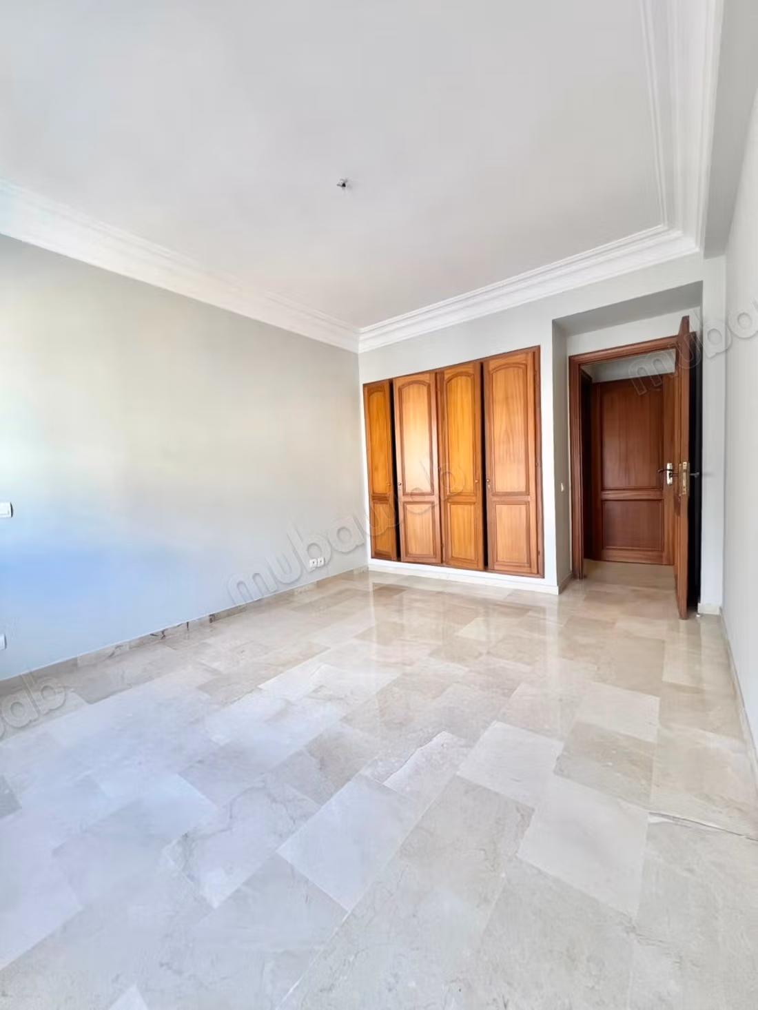 Racine Last Floor Apartment
