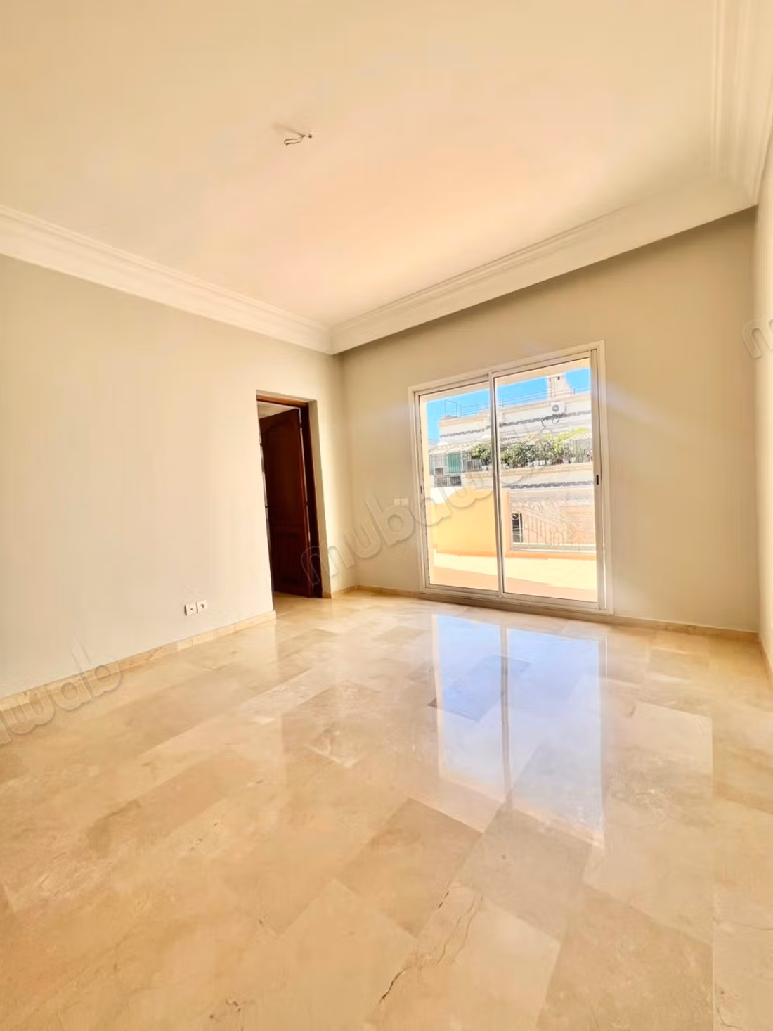 Racine Last Floor Apartment