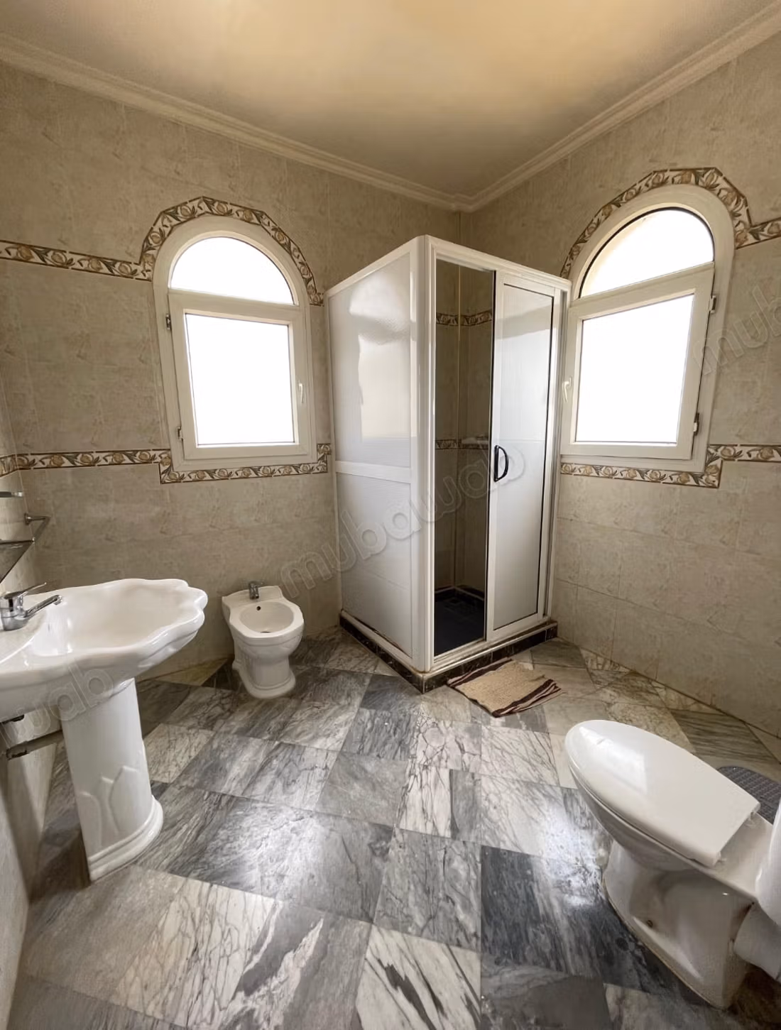 High quality house for sale in sounaba
5 beautiful rooms.
Ample storage space