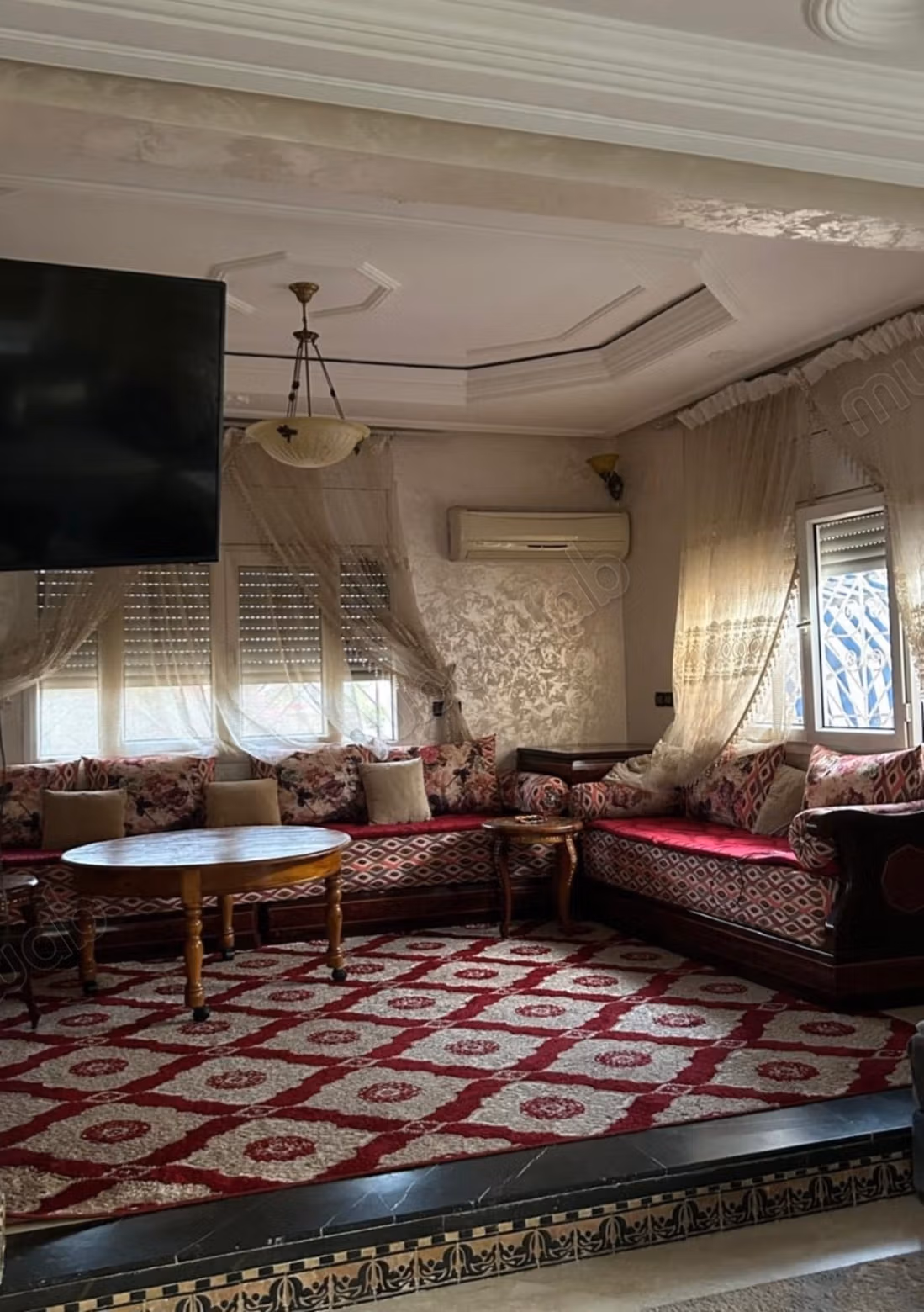 High quality house for sale in sounaba
5 beautiful rooms.
Ample storage space