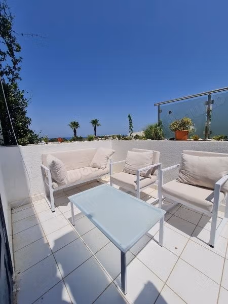Location joli duplex s2 le golden tulip gammarth