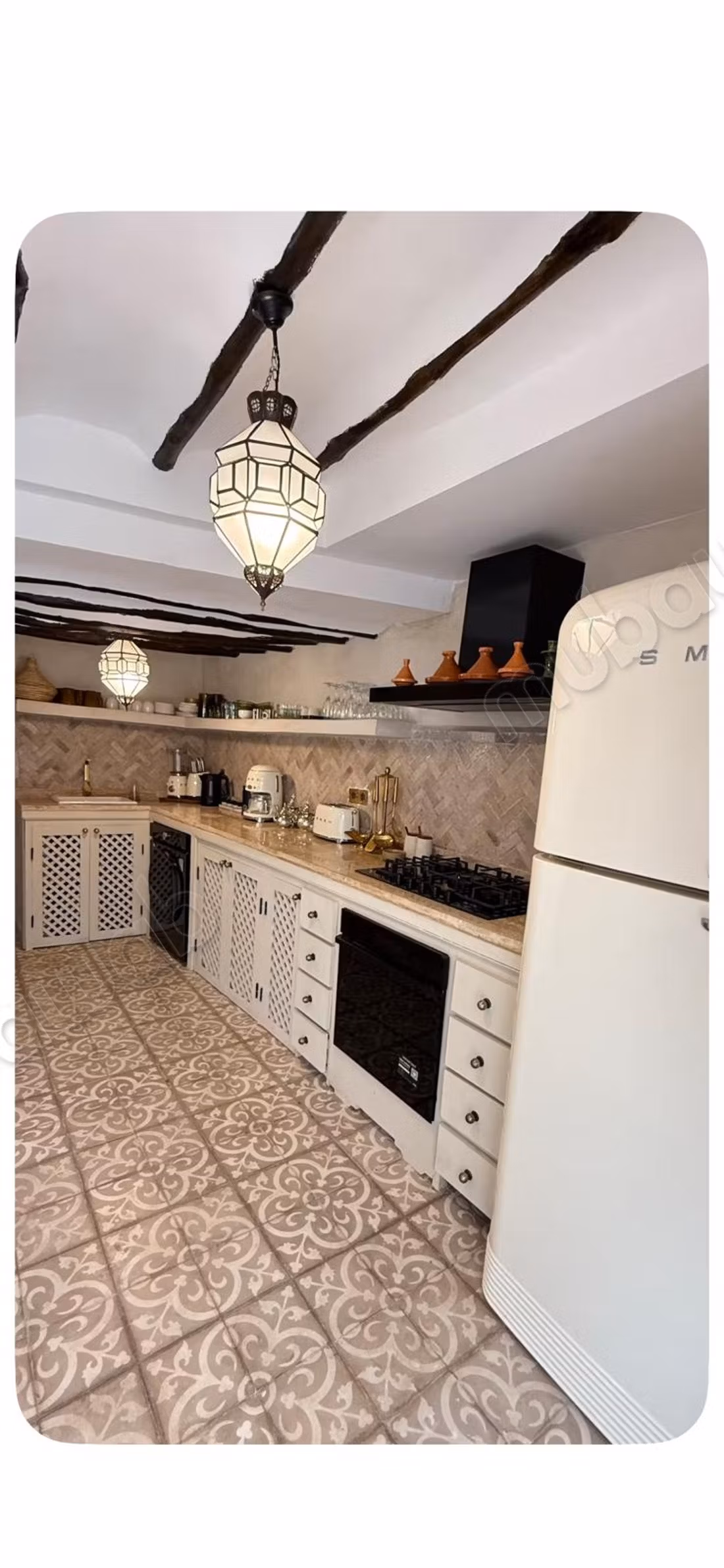 Magnificent New Riad - 4 Suites - Heated Pool & Jacuzzi - Excellent Profitability - Sold Furnished