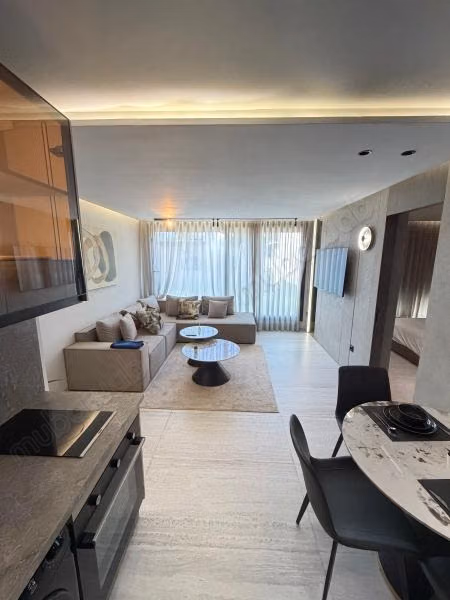 Premium studio for acquisition