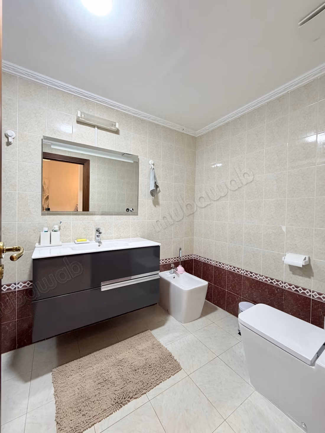 Appartement à louer à bella vista 
Surface de 178 m².
Meublé 2 chambres