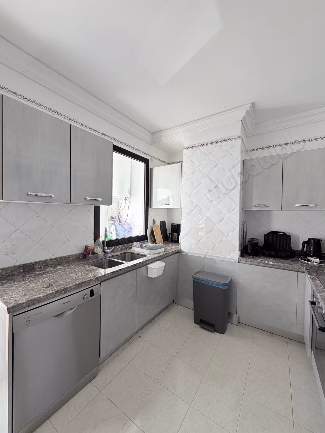 Appartement à louer à bella vista 
Surface de 178 m².
Meublé 2 chambres