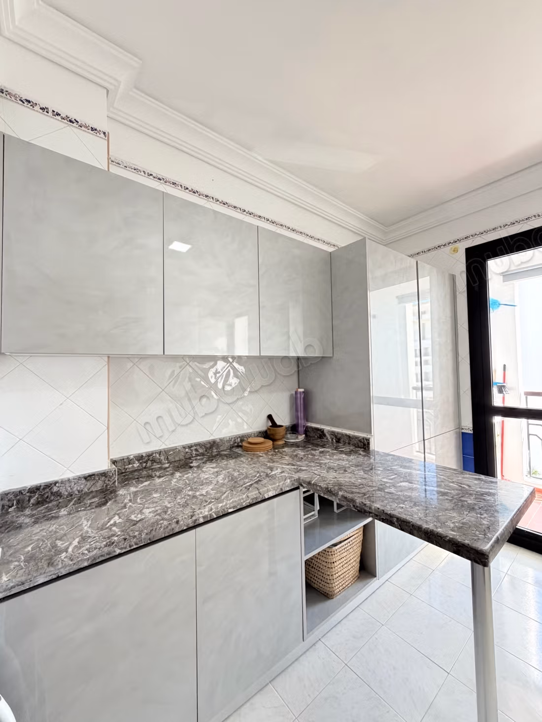 Appartement à louer à bella vista 
Surface de 178 m².
Meublé 2 chambres