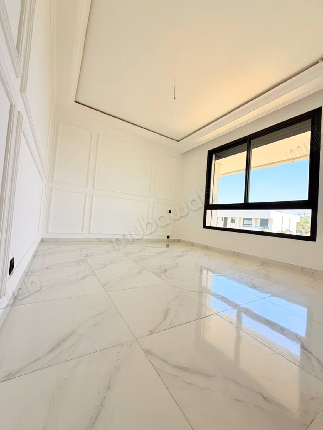 Beautiful empty apartment with 3 bedrooms in Ain Daib