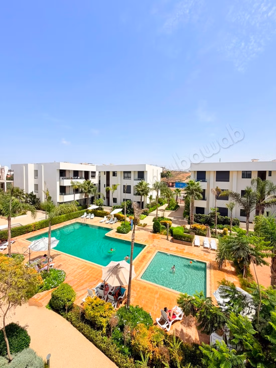 Beautiful empty apartment with 3 bedrooms in Ain Daib