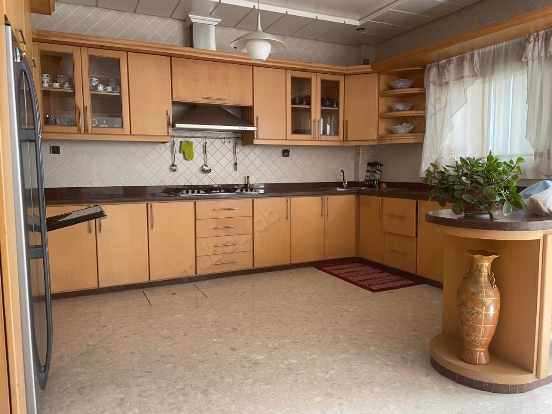 Beautiful villa for rent with garden located in Sonaba