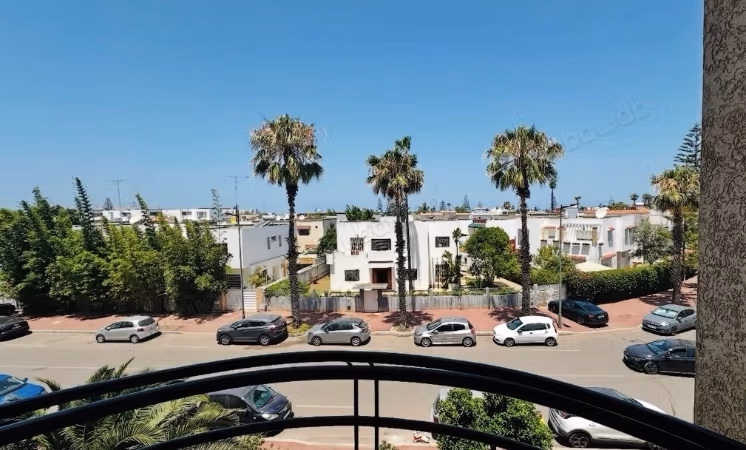 Location d'un appartement à proximité de Mahaj Riad. 
3 chambres agréables