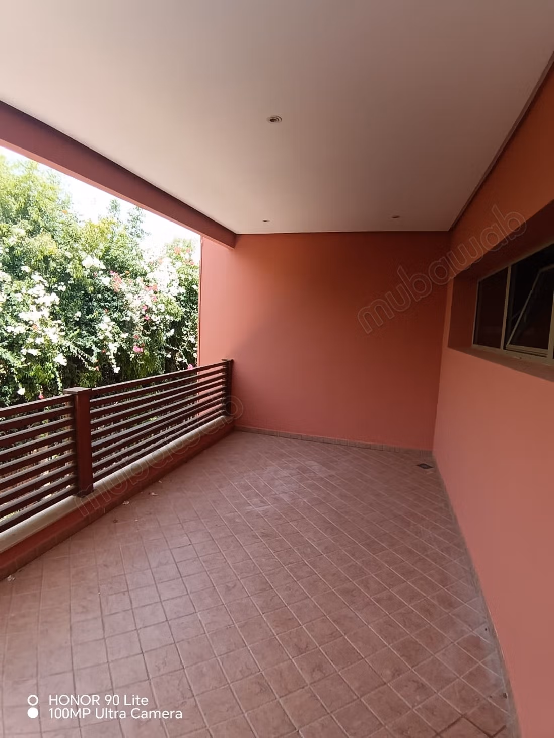 Furnished contemporary villa