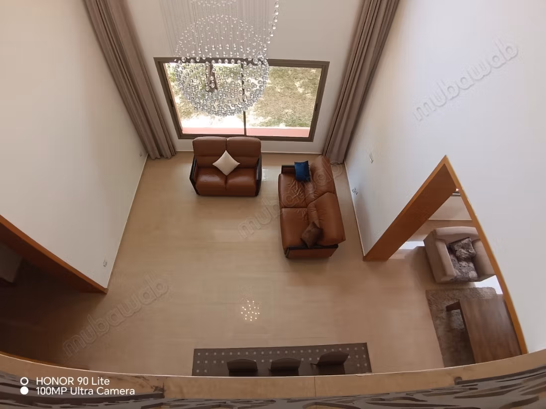 Furnished contemporary villa