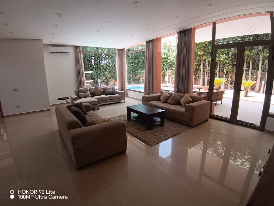 Furnished contemporary villa