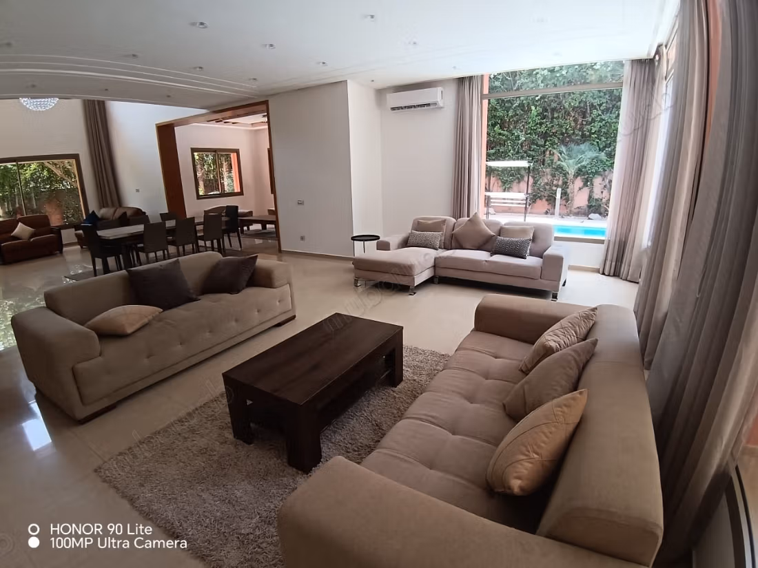 Furnished contemporary villa