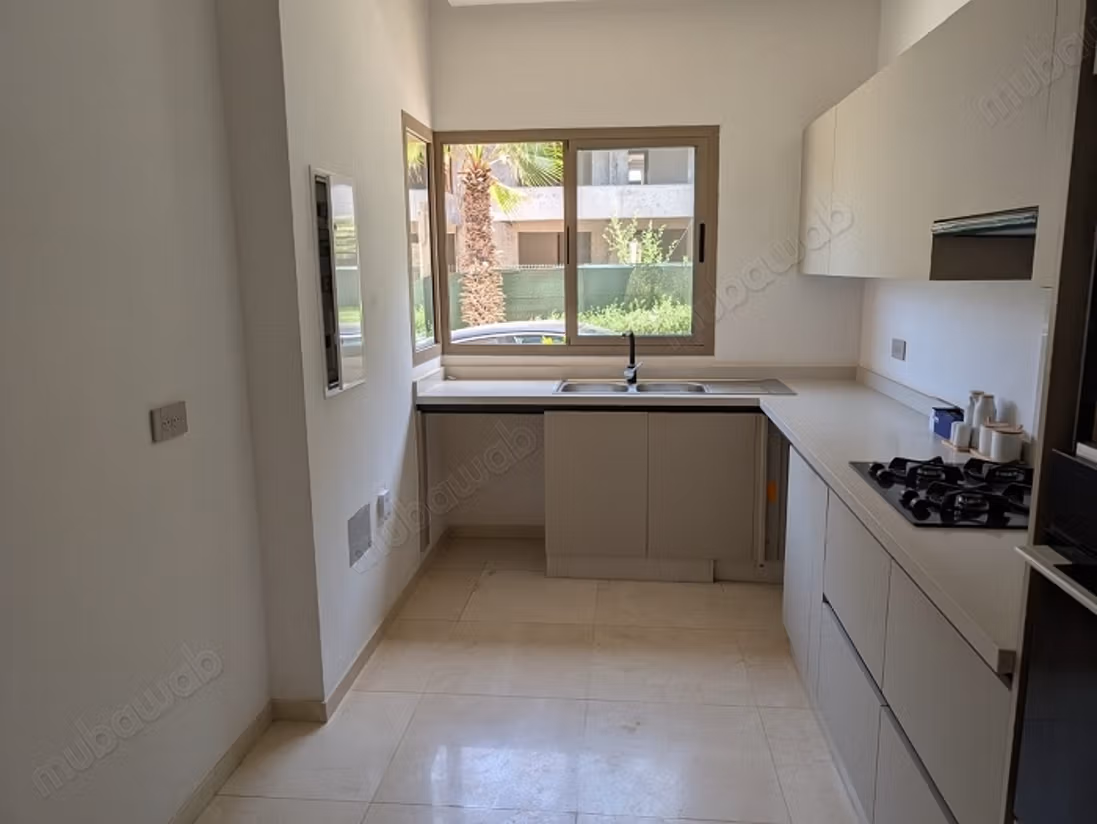 Villa Triplex A Vendre Neuf 
Dar Bouazza