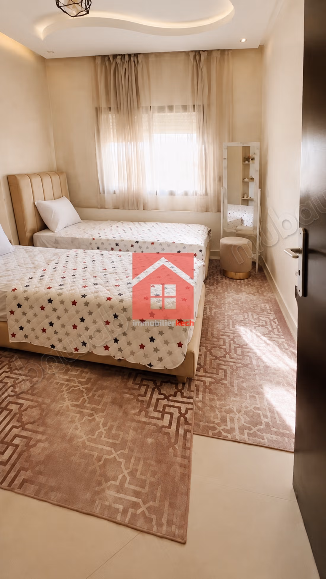 Appartement Meuble a Cote de McDO