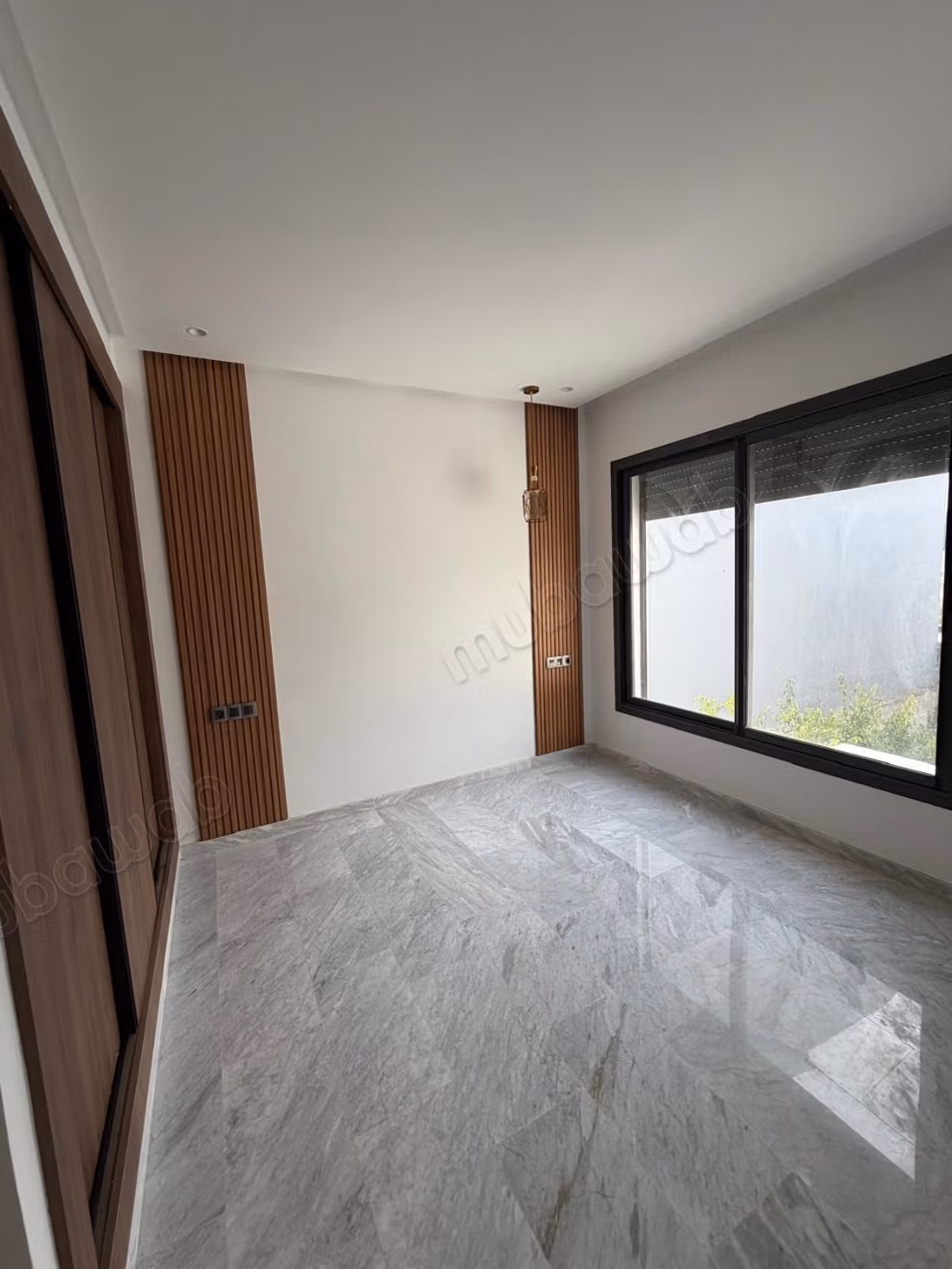 Studio 2 chambres avec terrasse a louer