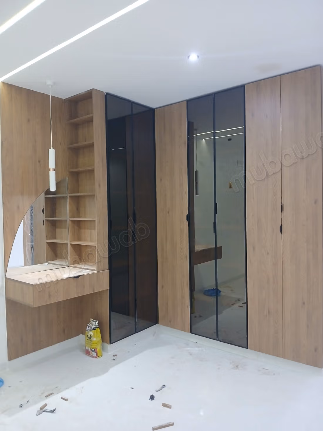 Luxe villa te koop in Lazari. 3 grote kamers. Stevige deur, satellietschotel