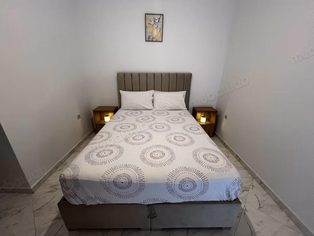 Encuentra un apartamento para comprar. 2 amplias áreas de estar. Muebles nuevos