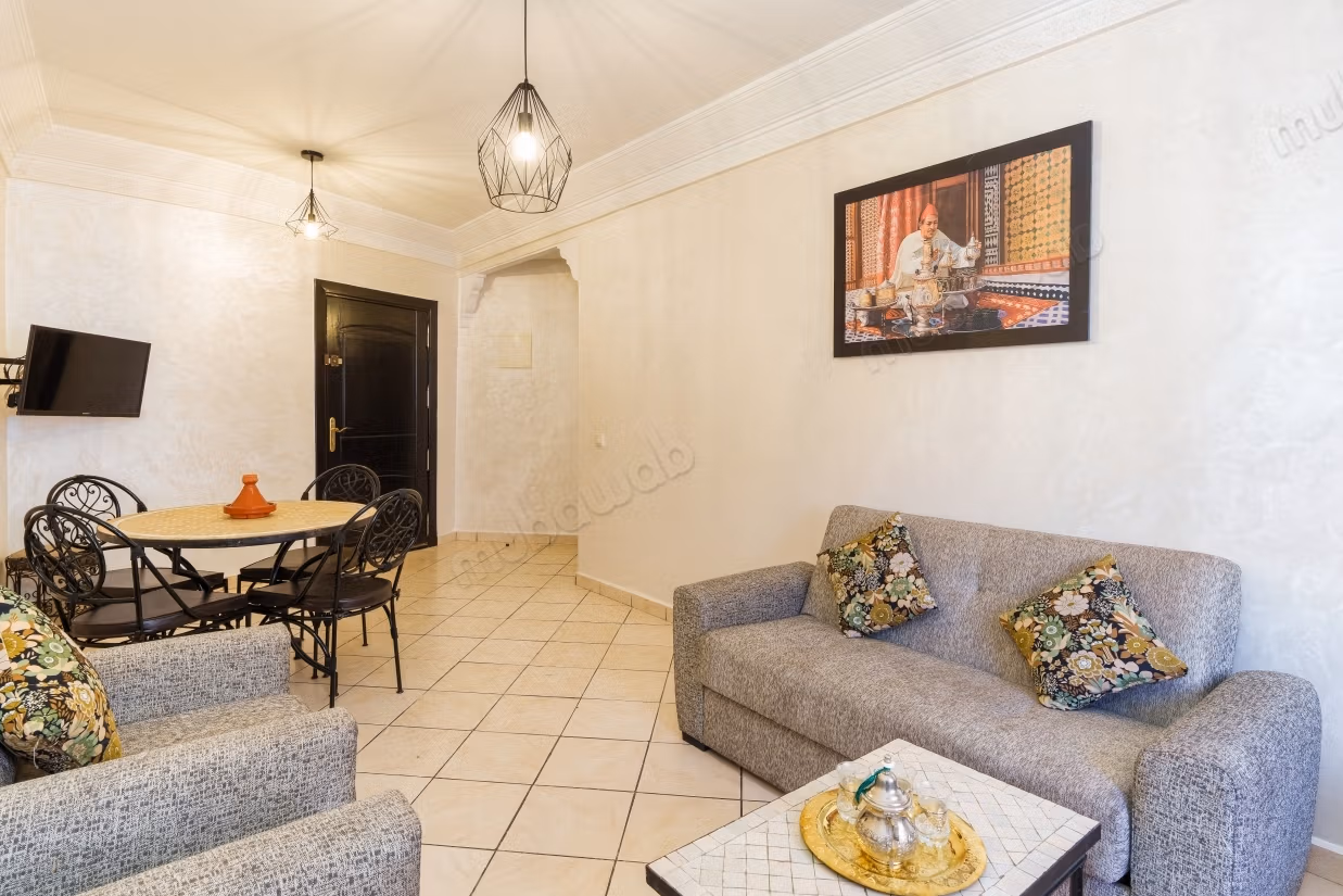 Furnished apartment 80 m² Pool Parking
